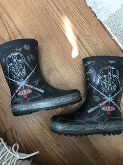 Star Wars rain boots dark Vader size 8 kids