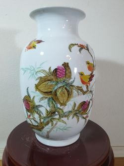 jing de zhen ,chinese birds vase by yu jin xi