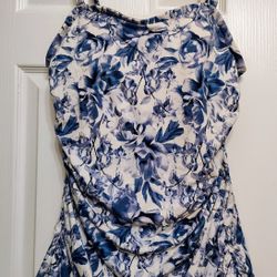 One Piece Ladies Skirted Floral Bathing Suit Size 16 Fits 14/16