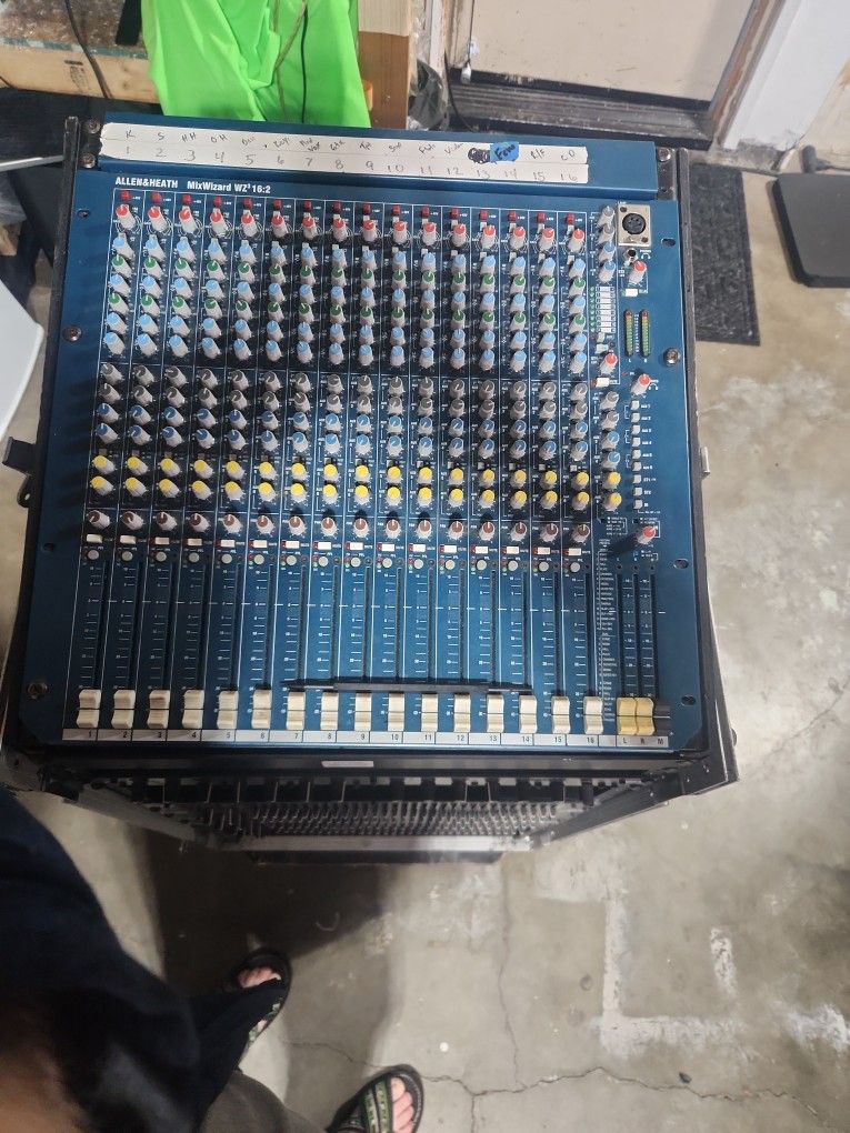 MIXER ALLEN&HEATH MixWizard3 16:2