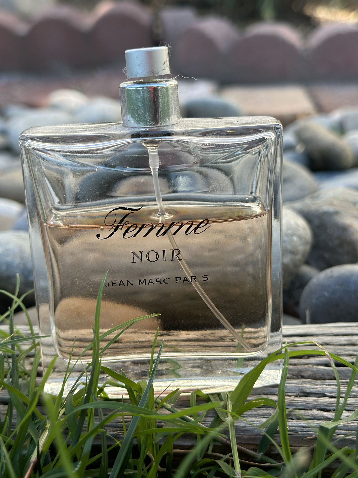 femme noir jean marc paris perfume
