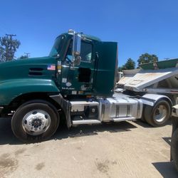 2013 Mack Cxu612
