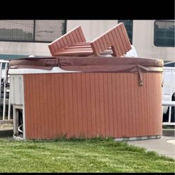 Hot Tub Does Work Has A Leak. Make Me An Offer.