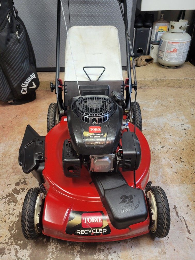 Toro Self Propelled Lawn Mower With Grass Bag