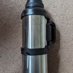 Manna Titan 135 Oz. Thermos 
