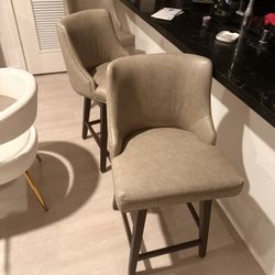 Barstools must pickup