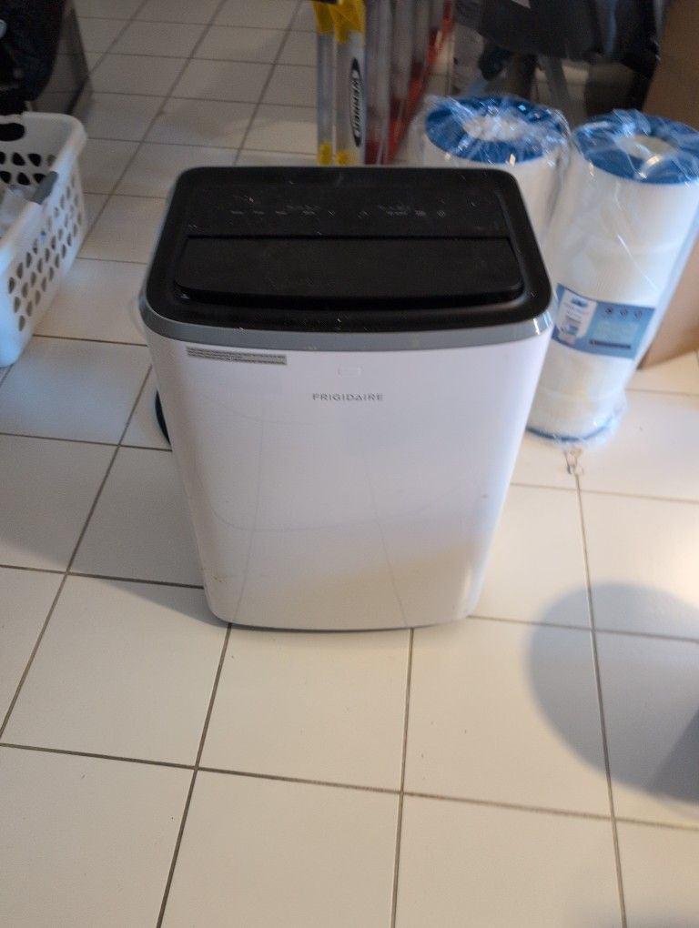 Frigidaire 8000 BTU Portable AC Unit