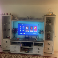 Entertainment center