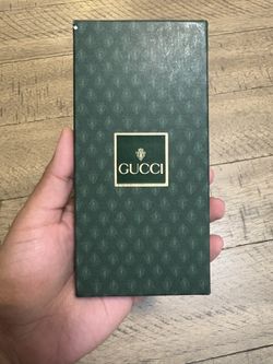 Women’s Wallets And Keychains 