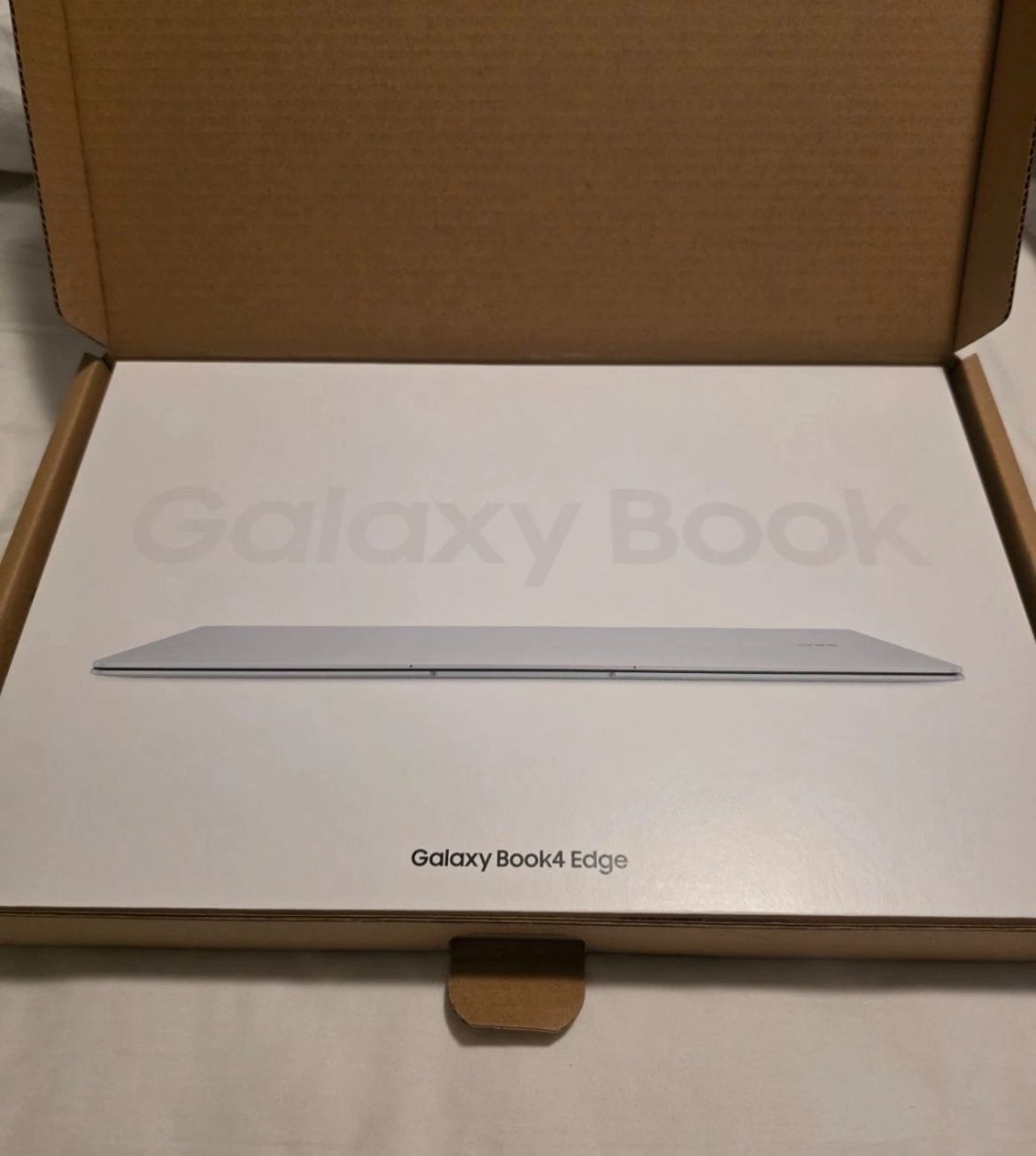 Samsung Galaxy book4 edge copilot + pc 15.6” led laptop snapdragon x plus 16gb 512gb 