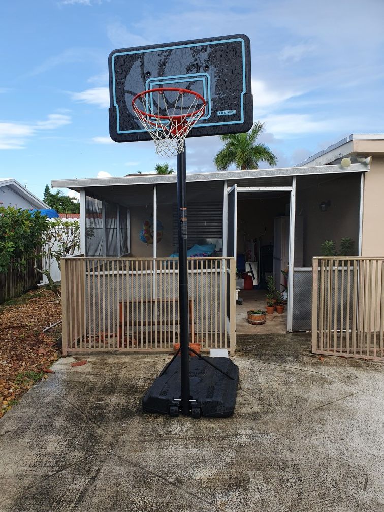 Portable Basketball Hoop