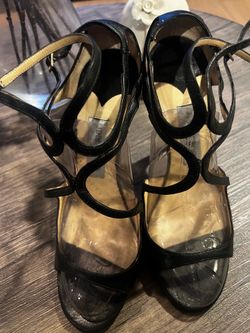 Original Jimmy Choo heels, 100% leather, with gold 4" heel. Excellent conditions. Worn once. Size 40, 9.5US  Pick up in Palmdale Sheriff station.  No 