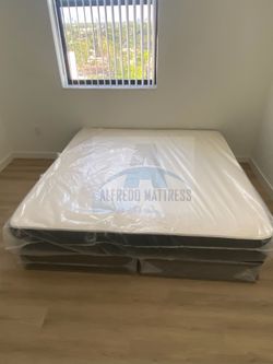 King mattress regular and box spring set (2pc - brand new)