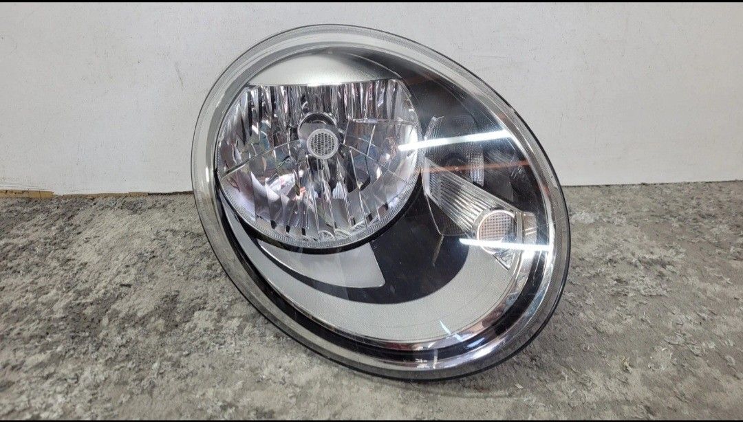 2012 2013 2014 2016 2017 2018 2019 VOLKSWAGEN BEETLE RIGHT SIDE HEADLIGHT OEM