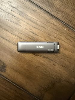 SSK 256GB USB c flash drive thumb drive memory stick for iPhone 15, android