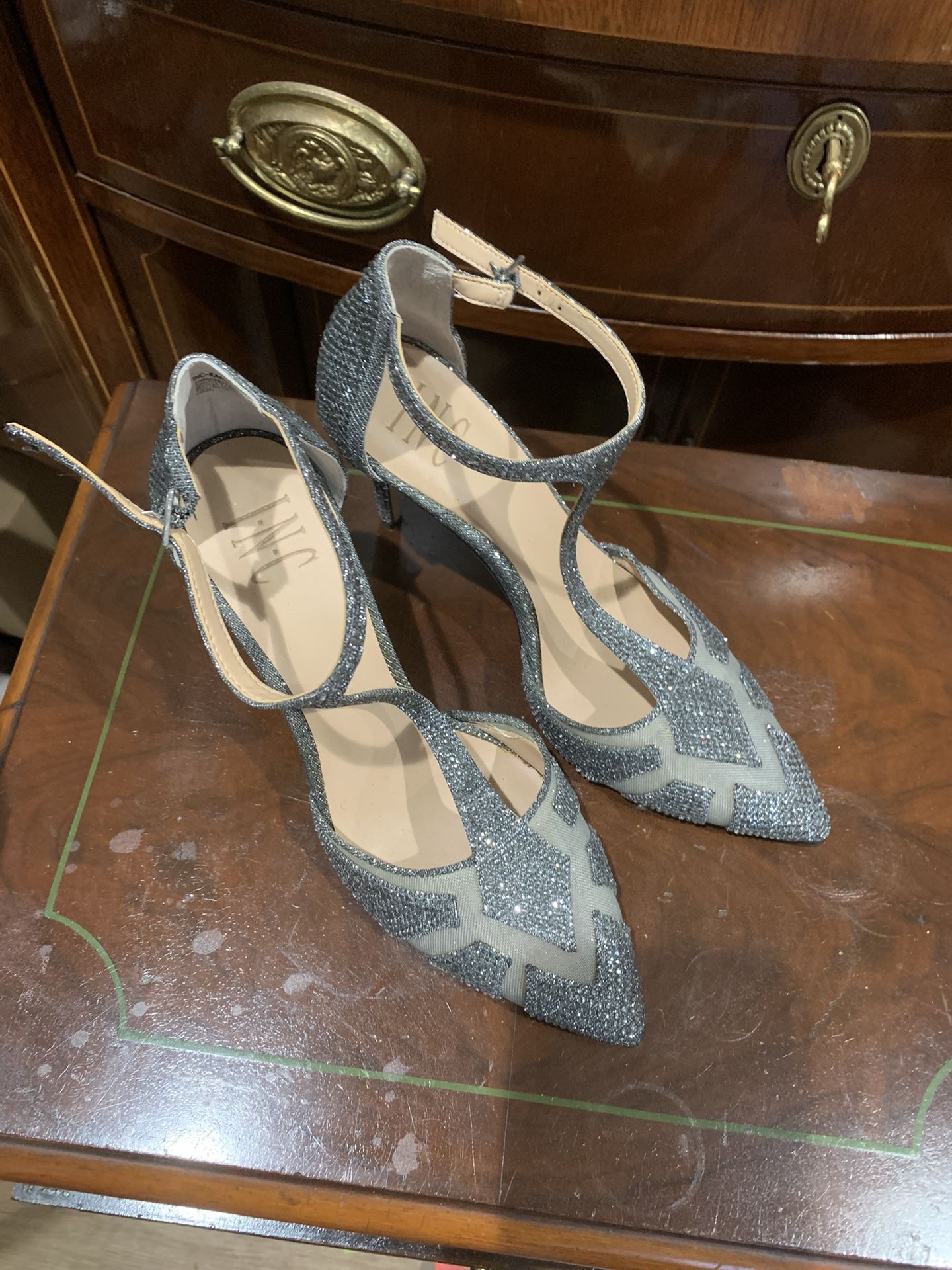 Gorgeous Evening Shoes 7.5