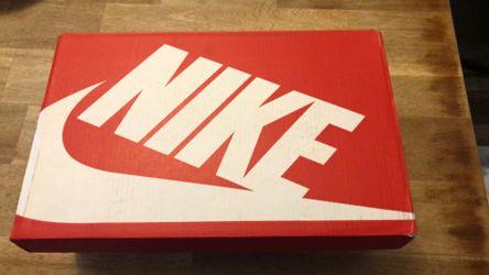 Brand New White/Pink Nike Dunk Low Men’s 8.5/Women’s 10