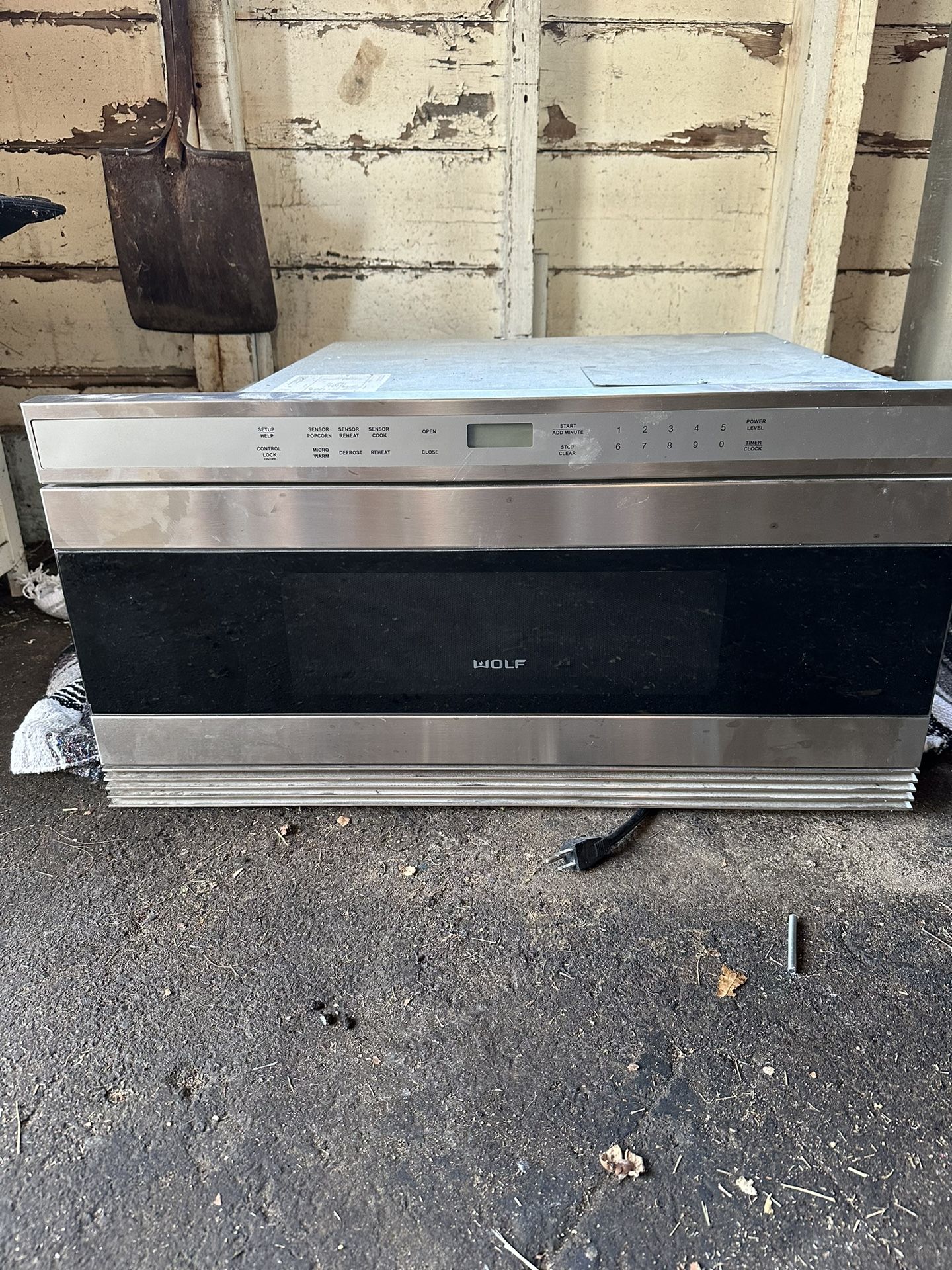 Wolf microwave