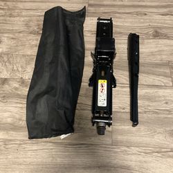 Vehicle Jack Kit. Specifically Crystler Town And Country