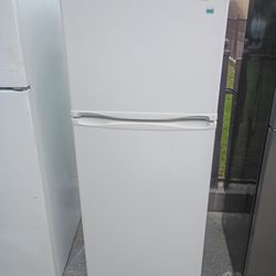 Refrigerator pequeno