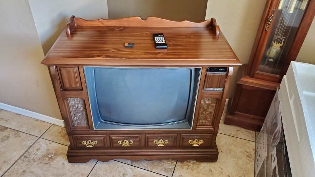 Zenith Console TV 1985