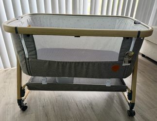 Maydolly Baby Bassinet & Bedside Sleeper