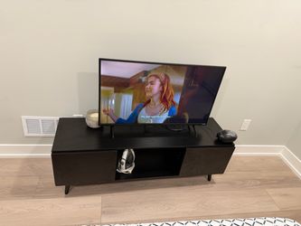 Vizio Flat Screen 50 inch LED TV + tv stand