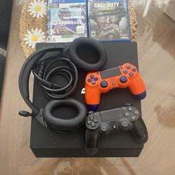 Ps4 pro, hyperx wireless headset, two controllers, 