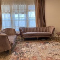 ‏couch and loveseat set