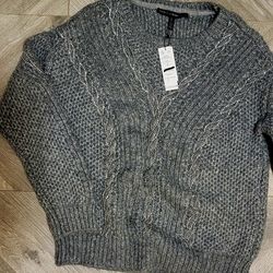 White HOUSE Black MARKET Sweater SIZE L