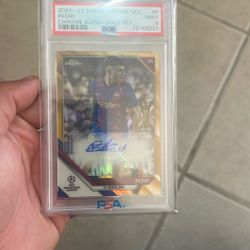 2021-22 TOPPS CHORME PEDRI GOLD REF