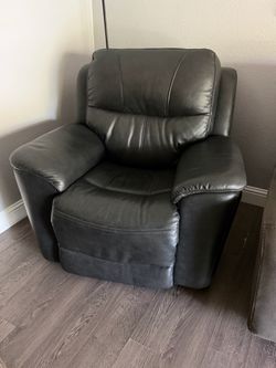 Black leather Recliner chair
