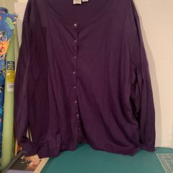 WOMANS SWEATER