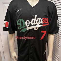 Dodgers 7 Urias Baseball Jersey - Small.2X.3X for Sale in Long Beach, CA -  OfferUp