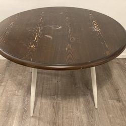 round table - 42’’ diameter