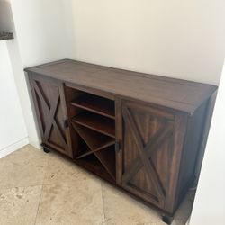 Bar / Drink Cabinet / Dining Room Dresser