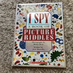 I SPY: A Book of Picture Riddles Hardcover – Walter Wick & Jean Marzollo