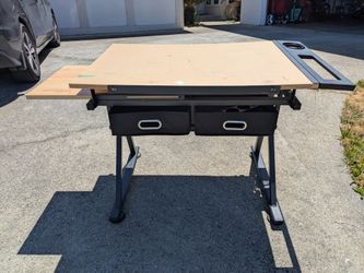 Drafting table/desk