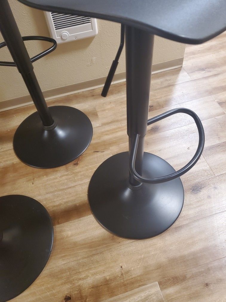 SWIVEL STOOLS