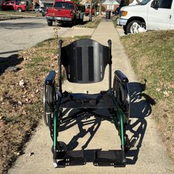 Quickie QXi wheelchair with Alber Emotion M25 Wheels.