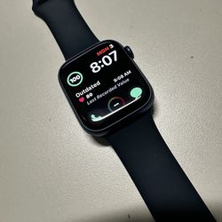 Apple Watch Series 7 , 45mm Unlocked 