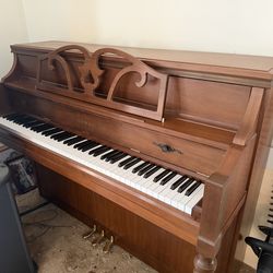 Kawai piano
