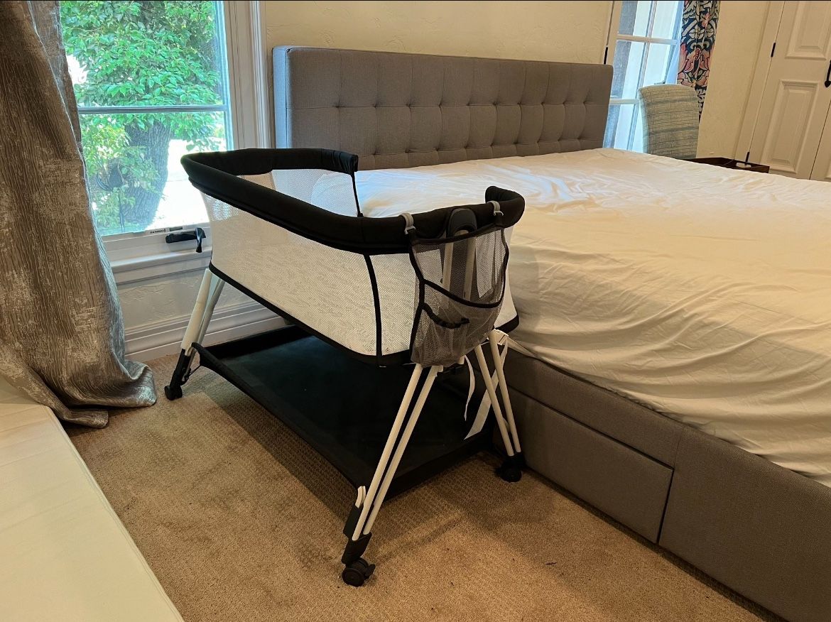 Fodoss Baby Bassinet Bedside Sleeper With Wheels And Storage