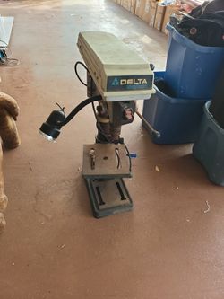 Delta Shopmaster Table Top Drill Press With Light
