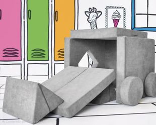 Yourigami kids playing fort