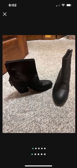 Woman’s Size 7 Boots with Zippered Back. Worn once. East Dundee. Many Items To Look At.o