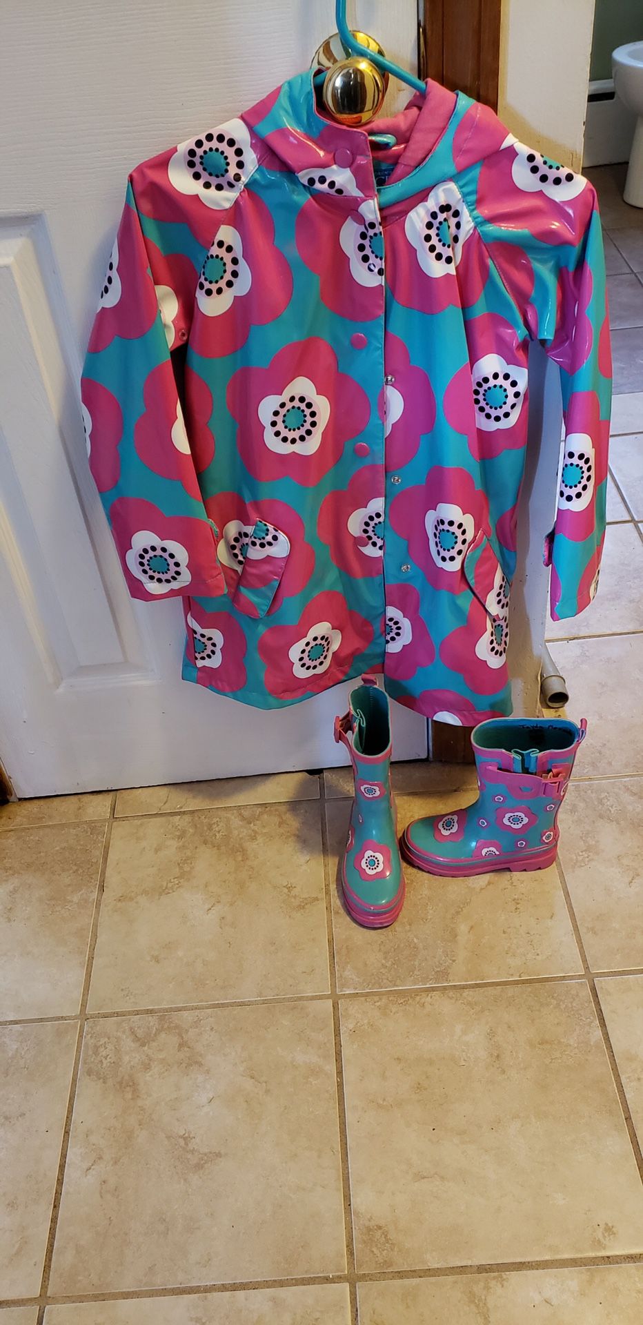 Raincoat and boots for girls size11