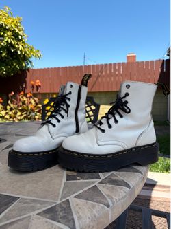 White Dr. Martens Women’s size 7