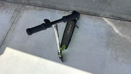 Razor scooter E90
