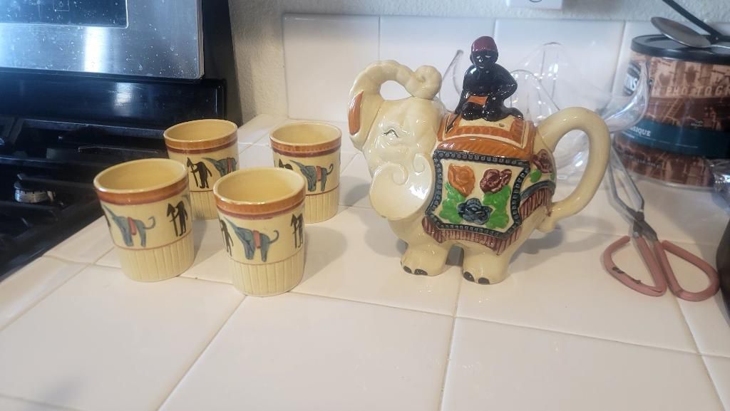 Elephant Tea Set With 4 Cups Made In Japan